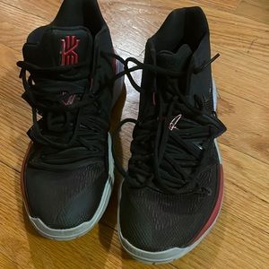 Nike Kyrie black grey sneakers